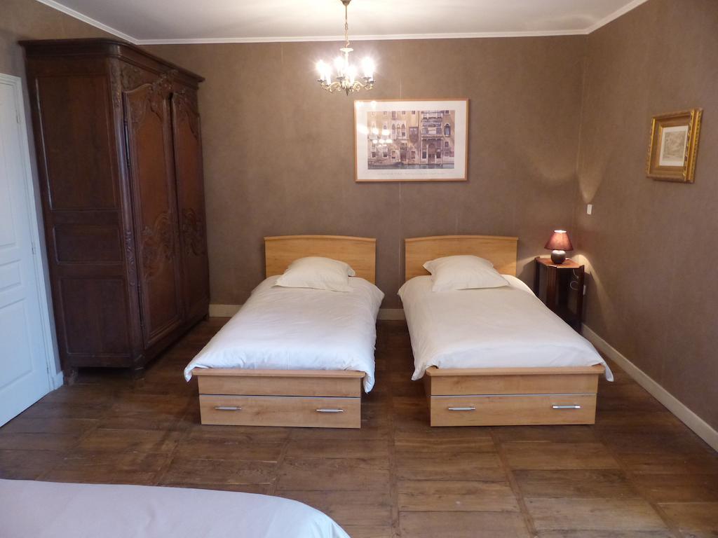 Le Domaine De Panissac Bed & Breakfast Berneuil  ห้อง รูปภาพ